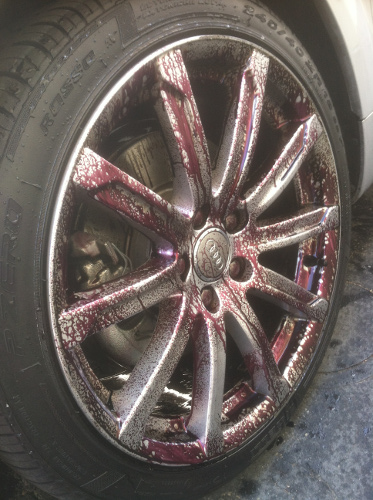 Red Wheel Cleaner